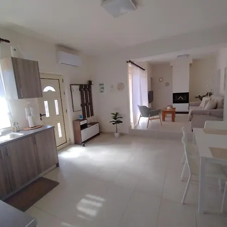 Holiday home Minas House Alikianos